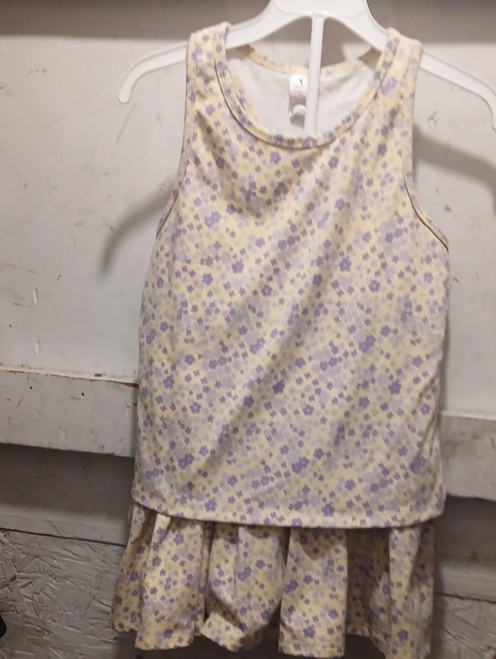 Yogalicious Lavender Floral Tank & Skorts on Pale Yellow Size XL
